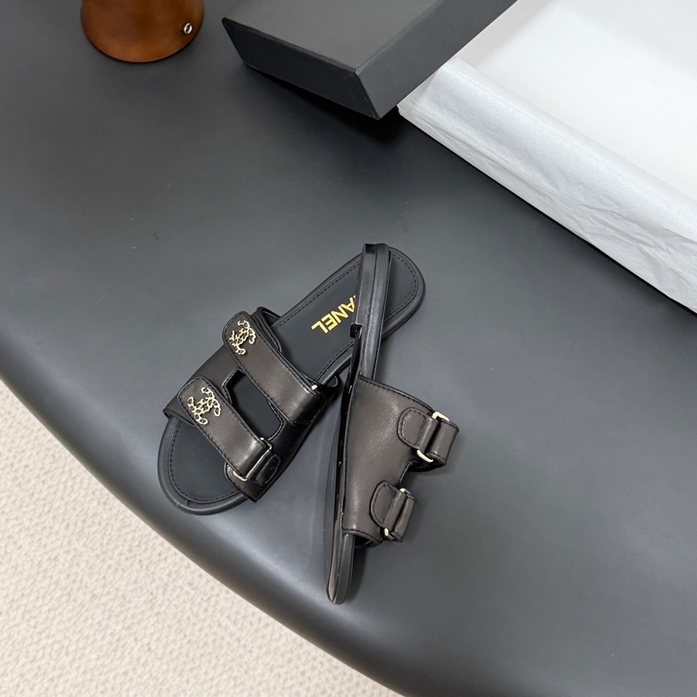Chanel Black Leather Double CC Logo Slide Sandals 99% New